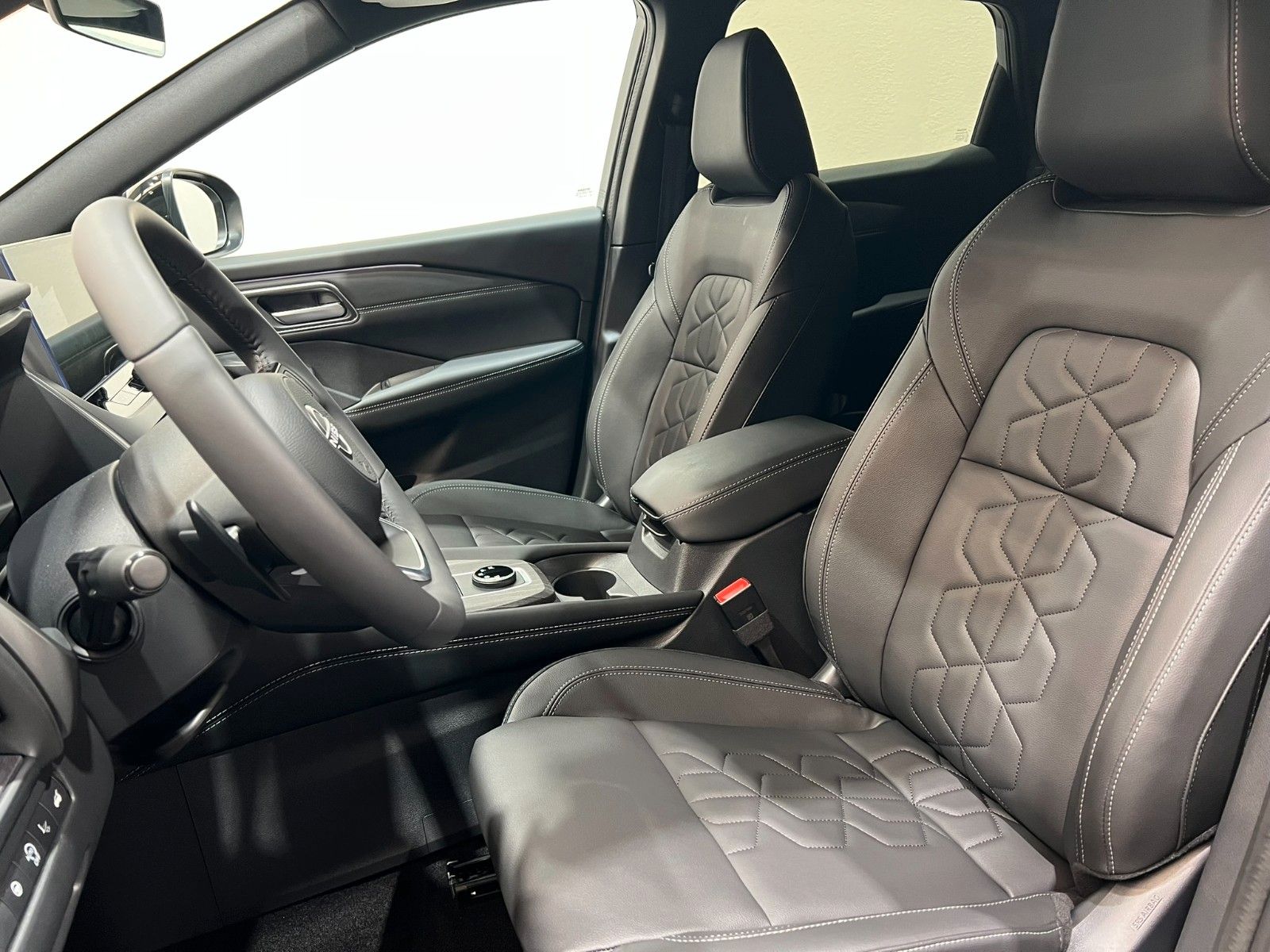 Fahrzeugabbildung Nissan Qashqai 1.3 DIG-T MHEV -X-tronic Tekna 4WD