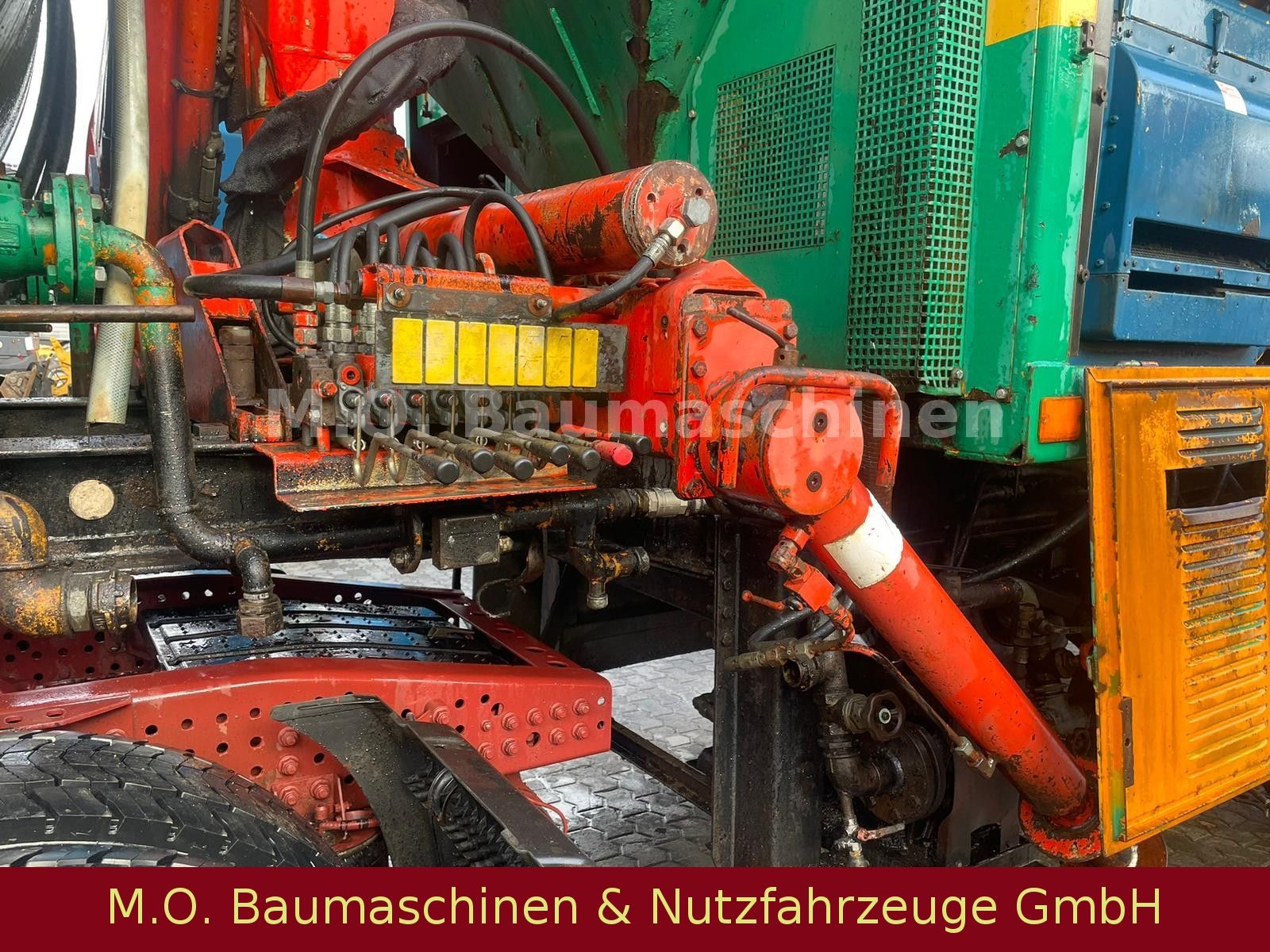 Fahrzeugabbildung Andere Breining SAL 14000 / Bitumen / Kran /