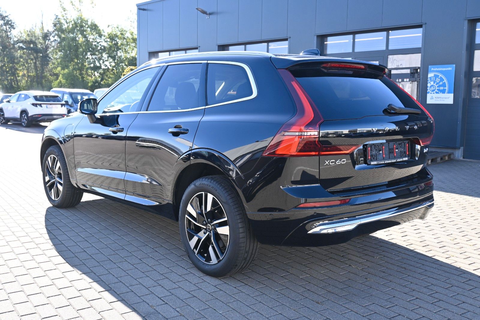 Fahrzeugabbildung Volvo XC60 T6 Plug-in Hybrid AWD Plus Bright*360°*ACC