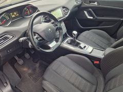 Fahrzeugabbildung Peugeot 308 SW Allure Navi LED Pano SiHz PDC Tempo