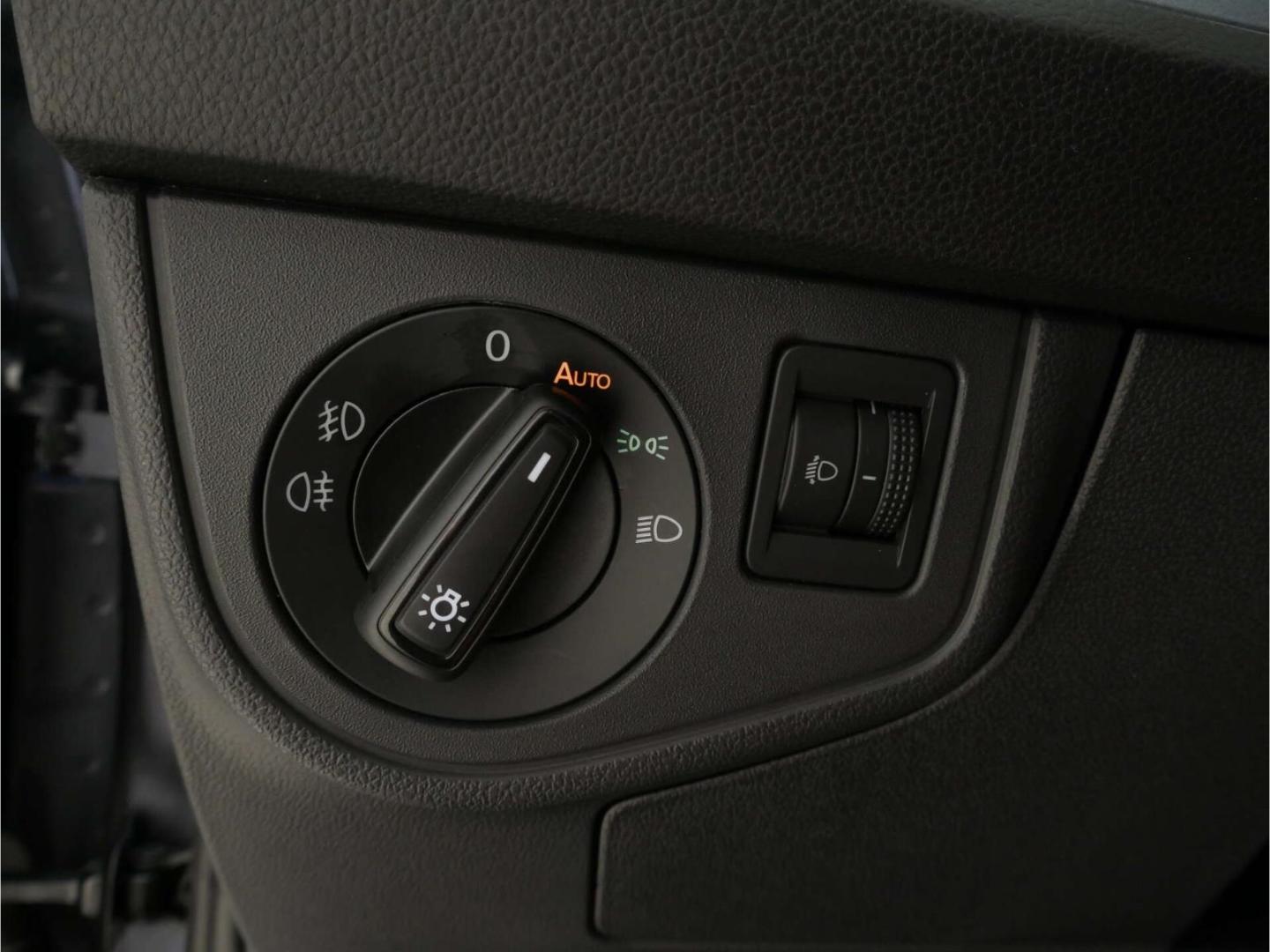 Volkswagen Golf Variant 1.5 eTSI ENERGY DSG NAV/LED/Kamera, миниатюра 18