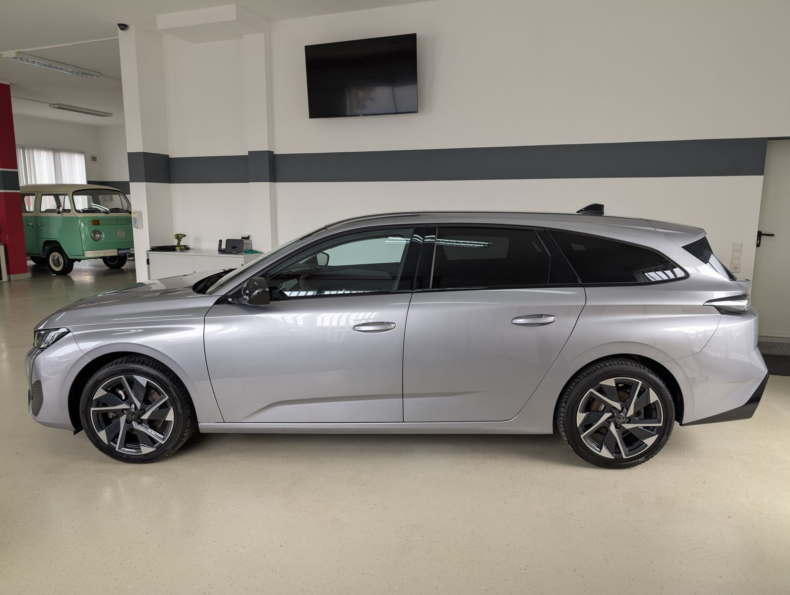 Fahrzeugabbildung Peugeot 308 Allure ACC LED 360° SHZ LENK-HZ AHK GARANTIE