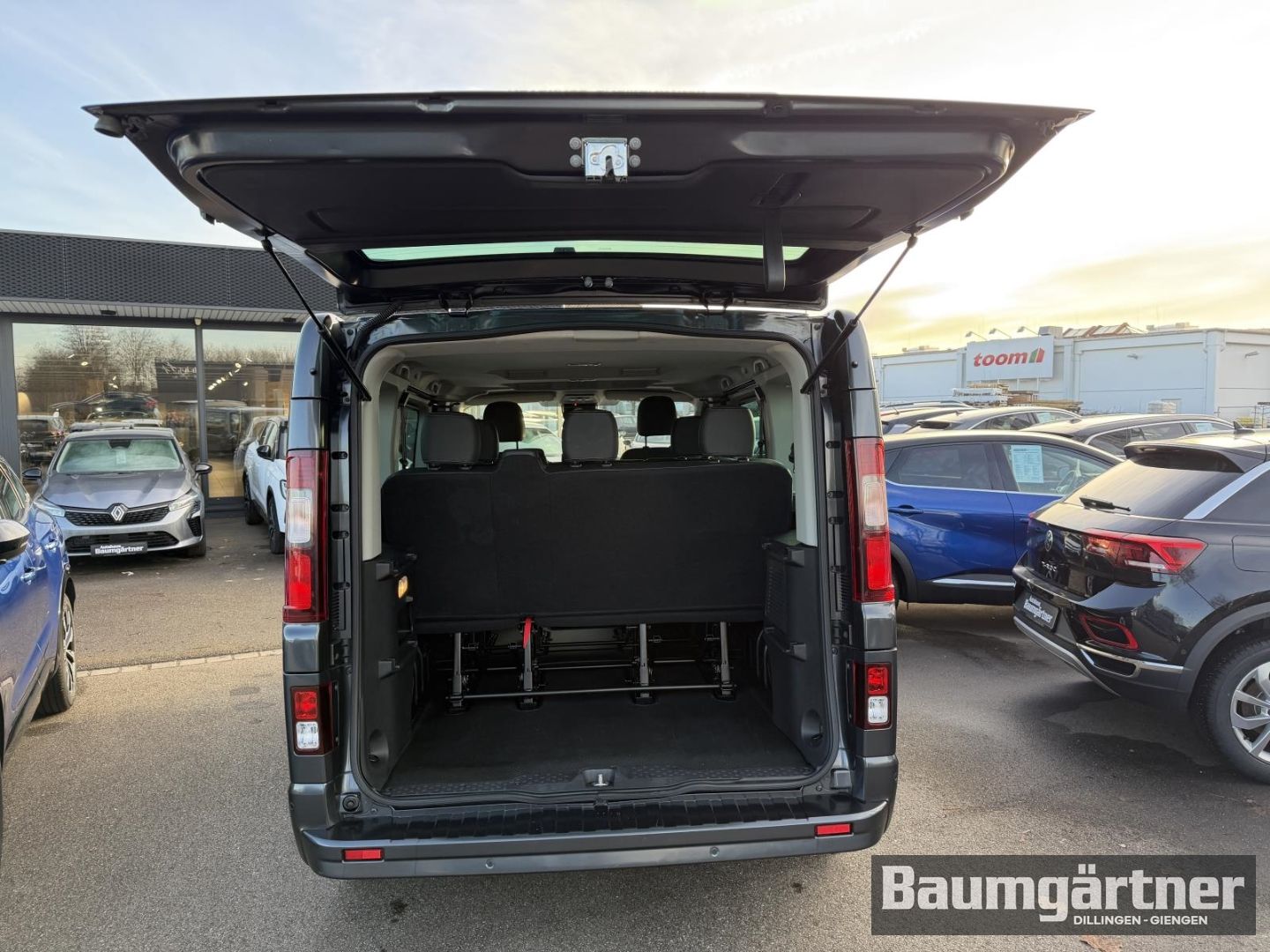 Fahrzeugabbildung Renault Trafic Combi Evolution Blue dCi 150 8-Sitzer