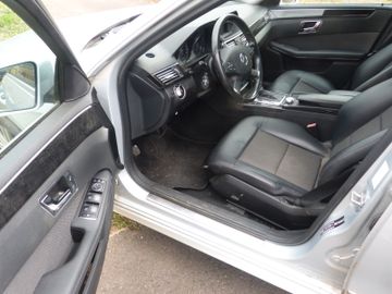 Mercedes E 200 - 5