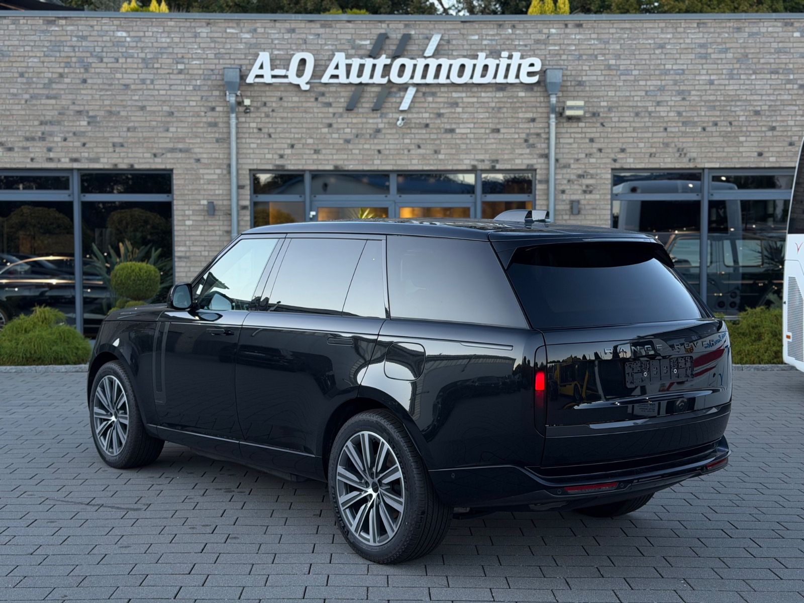 Land Rover Range Rover P460e Autobiography Hybrid LWB imagem 3