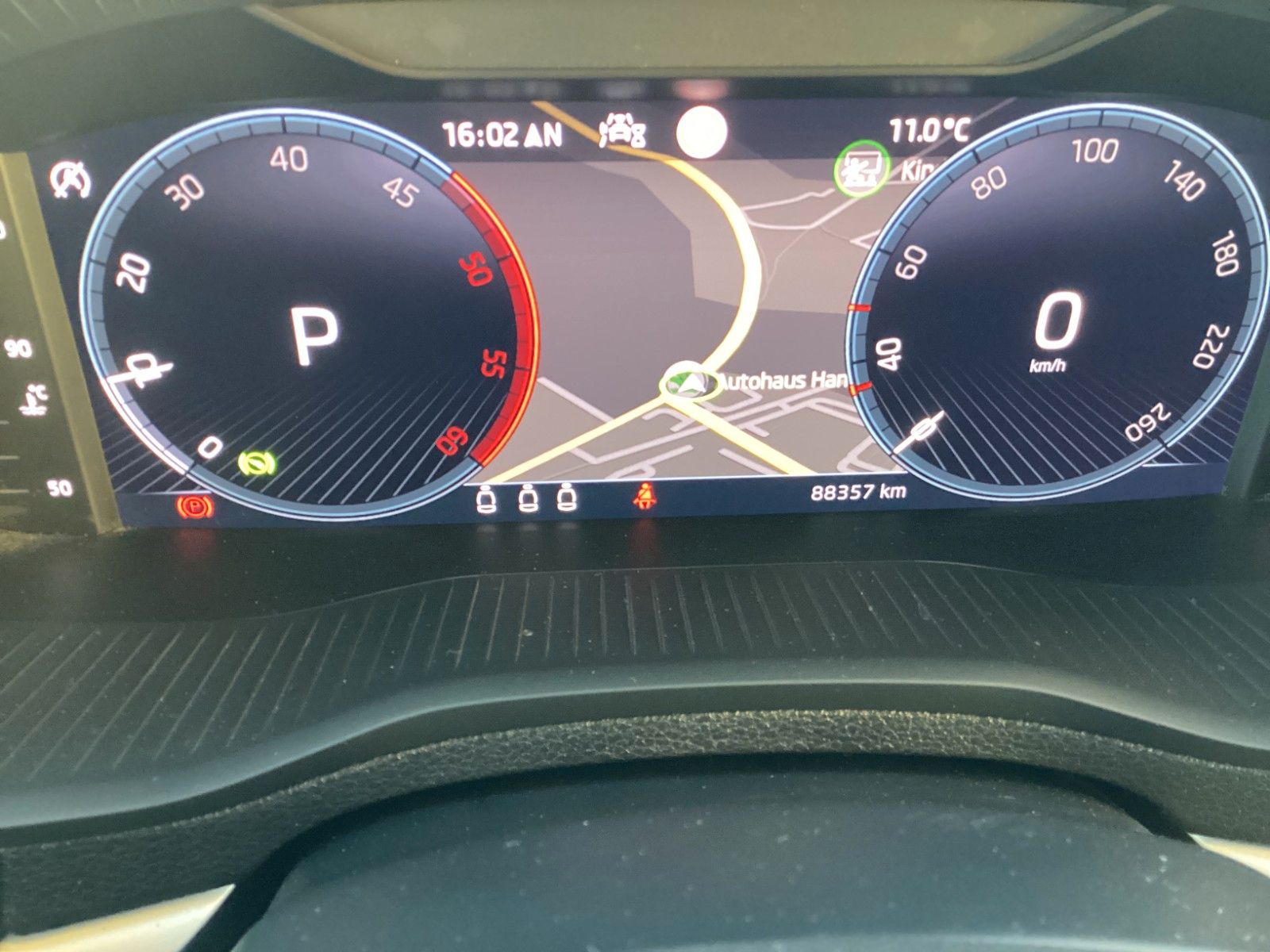 Fahrzeugabbildung SKODA Karoq Clever 2.0 TDI 110 KW DSG 4x4