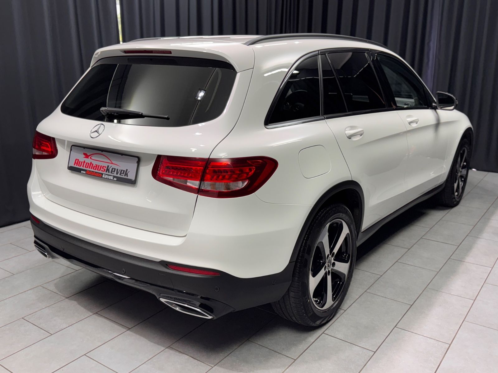 Fahrzeugabbildung Mercedes-Benz GLC 220 d 4Matic|NAVI|AUTOMATIK|AHK|KAMERA|