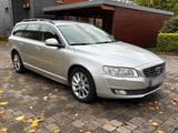 Volvo V70 Momentum, 225.000 Km, EZ 02/15 L... - Volvo V70 mit Diesel-Antrieb: 2.0