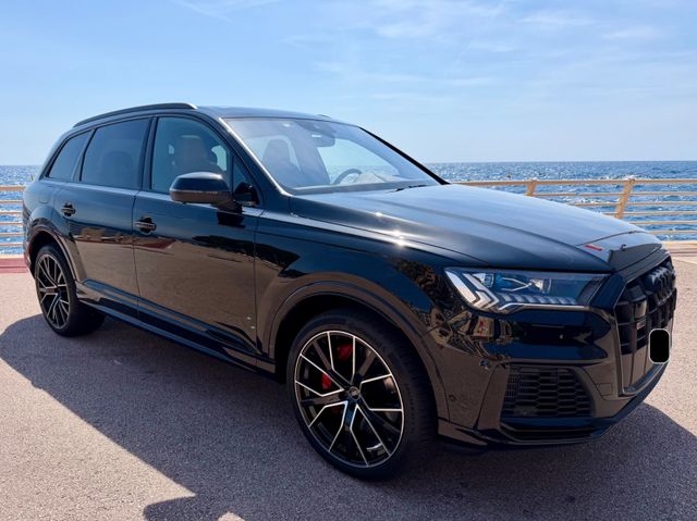 AUDI SQ7 TFSI quattro tiptronic -