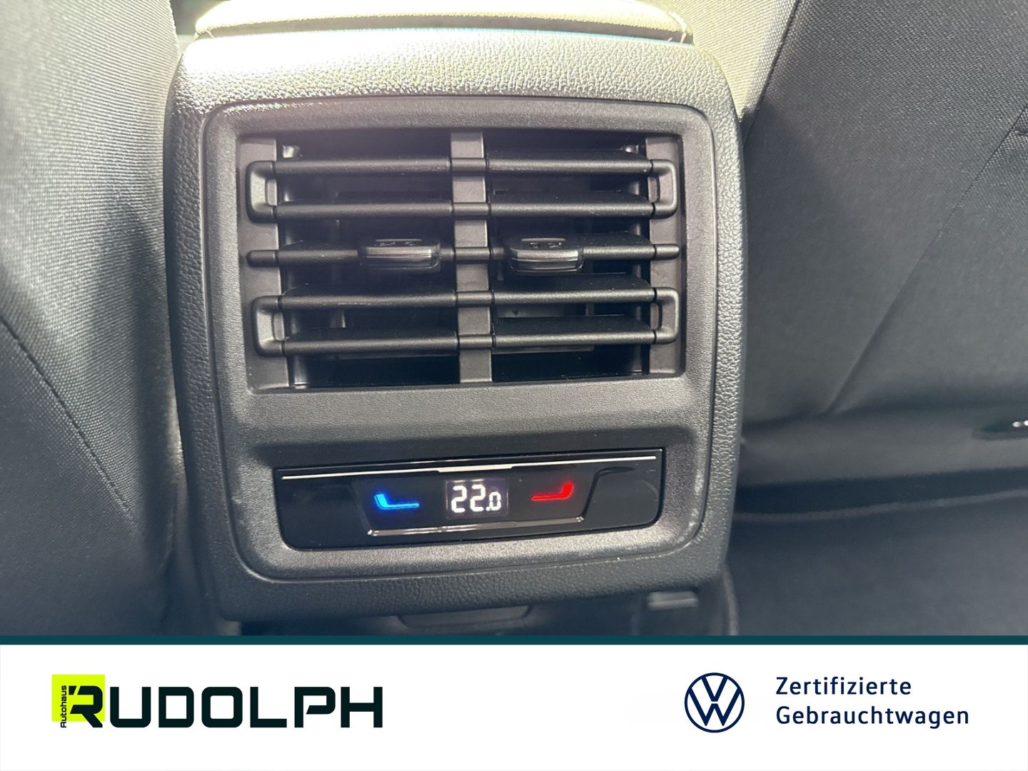 Volkswagen Golf VIII Move 1.0 eTSI DSG LED SHZ ACC Navi Fer foto 18