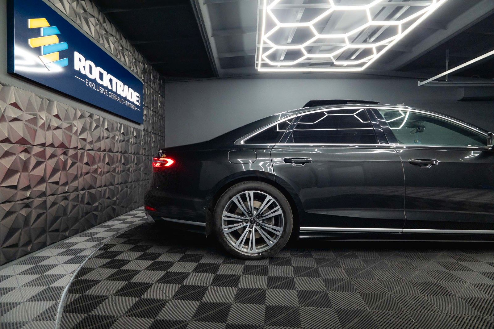 Fahrzeugabbildung Audi A8 60 TFSIe quattro S-Line *Dynamik*Pano*Massage