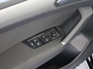 Volkswagen Touran 1.5 TSI DSG COMFORTLINE LED KAMERA 7S AHK