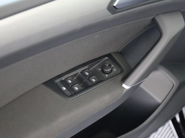 Volkswagen Touran 1.5 TSI DSG COMFORTLINE LED KAMERA 7S AHK