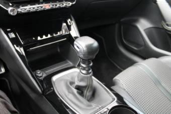 Peugeot 208 GT PUTE 100