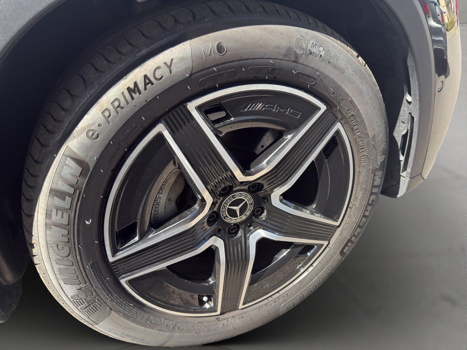 Fahrzeugabbildung Mercedes-Benz GLC450d AMG Prem+ DISTRO Pano AHK Memo HUD KeyGo