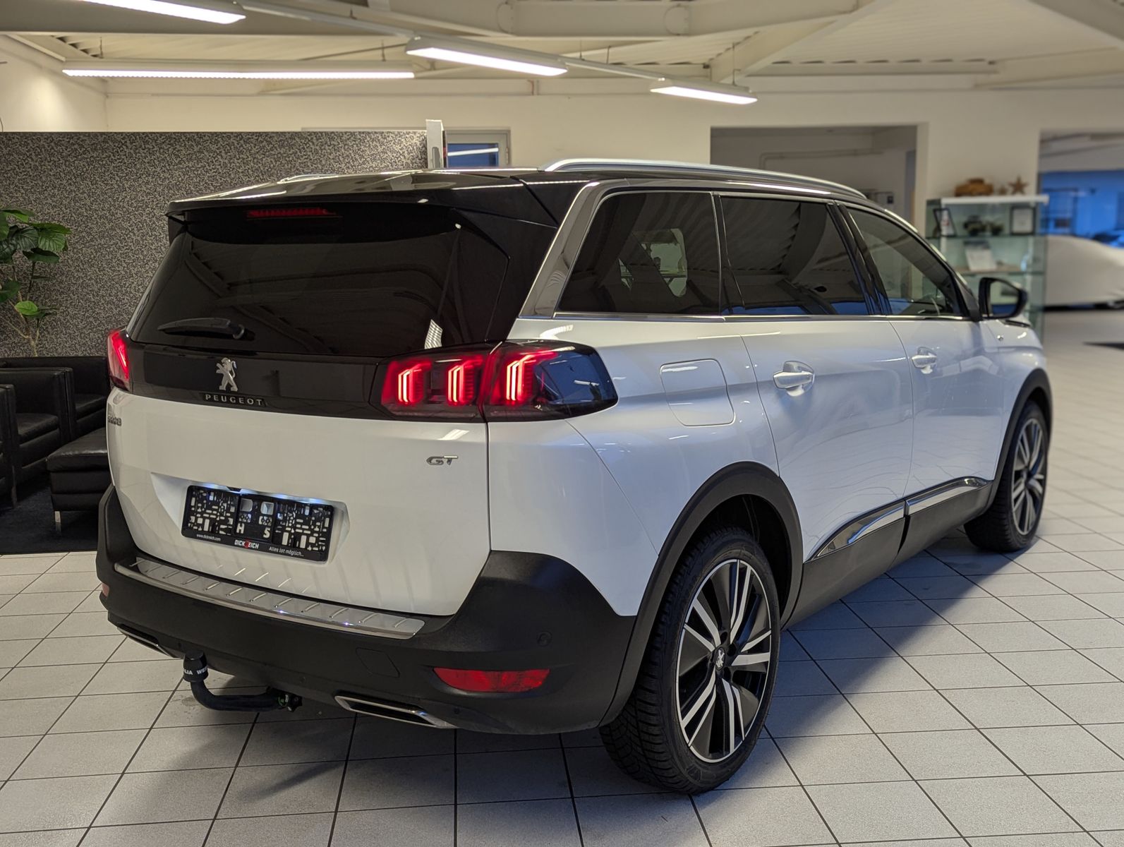 PEUGEOT 5008 GT Allure Pack Kamera LED Pano 7-Sitze AHK - Image 7