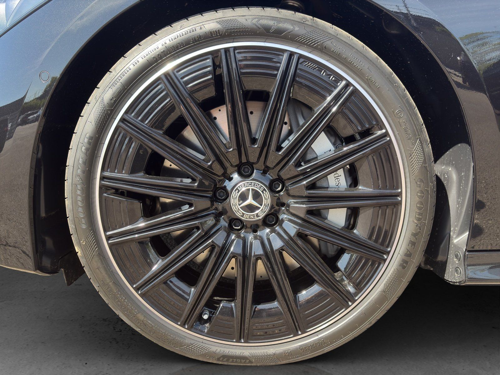 Fahrzeugabbildung Mercedes-Benz CLE 450 4M Coupé AMG 360° Pano DigLight Keyless