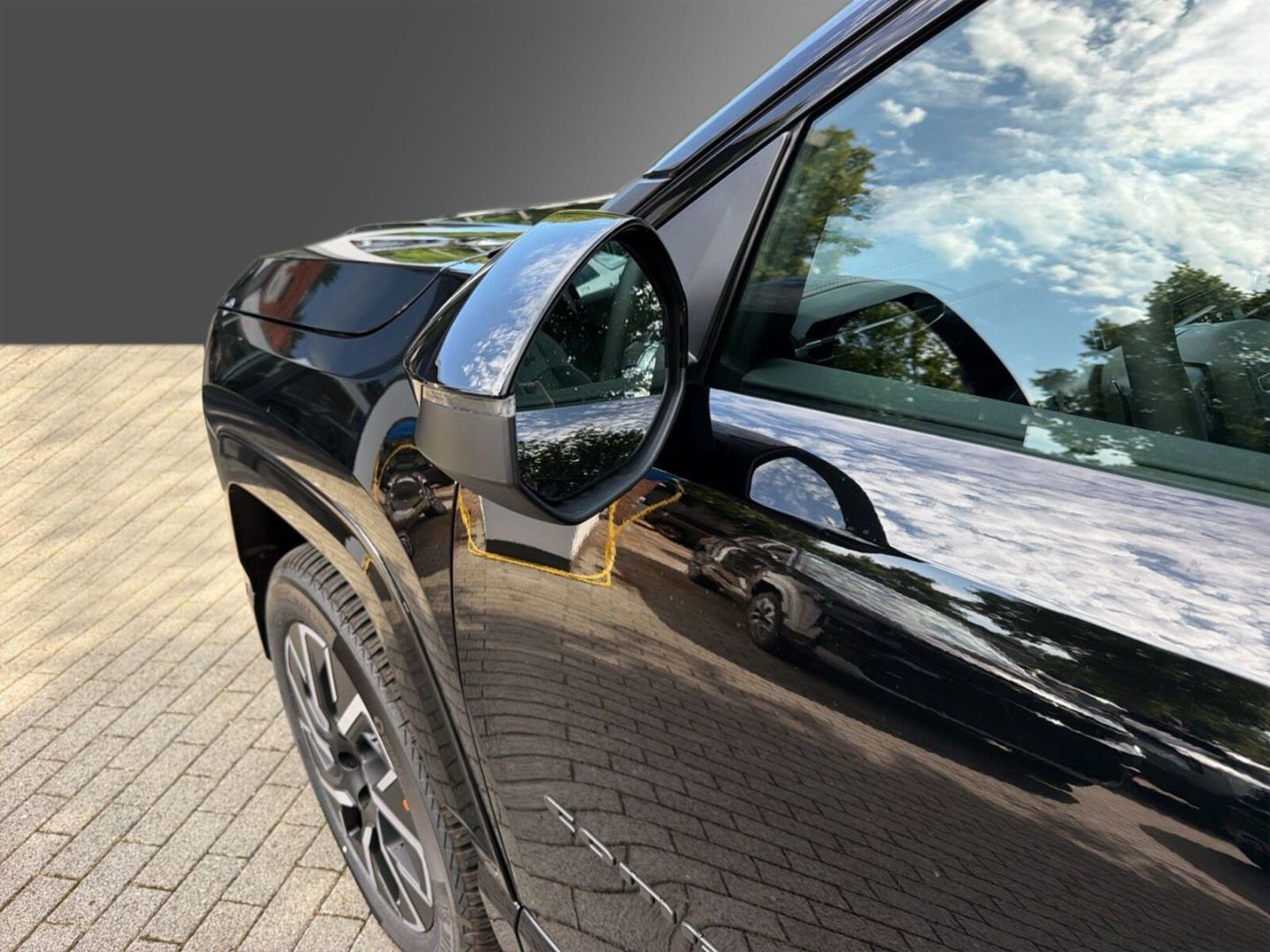 Fahrzeugabbildung Jeep Compass NEW MY26 ELEKTRO FIRST EDITION -VOLL- Pa