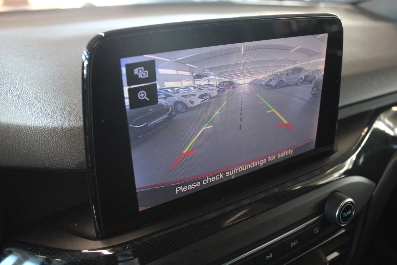 Fahrzeugabbildung Ford Focus ST-Line Automatik WinterPaket CAM ACC
