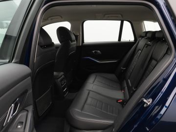Fahrzeugabbildung BMW 320d xD Sport Line Kamera Laser HiFi AHK Komfort
