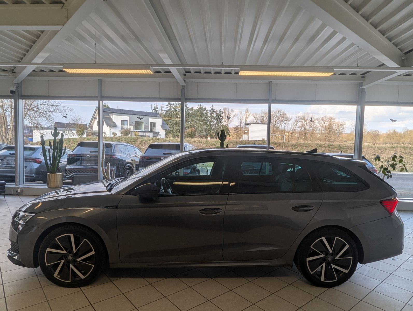 SKODA Octavia 2.0 TDI Sportline Matix Canton AHK 5J-Ga - Image 4