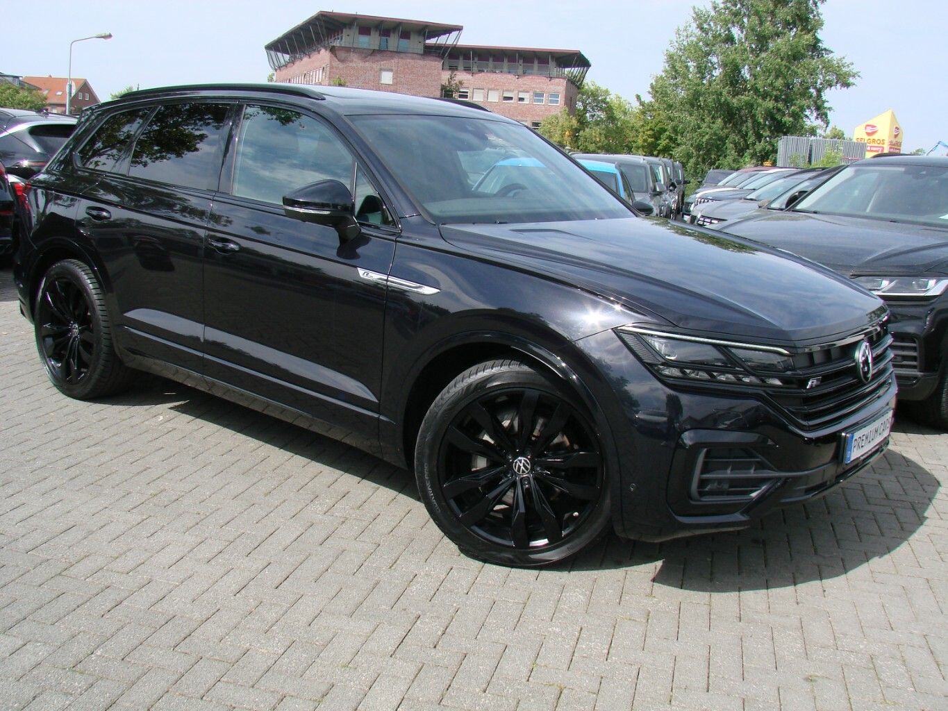 Volkswagen Touareg 3.0TDi R-Line 4M LED AHK PANO ACC Luftfe foto 7