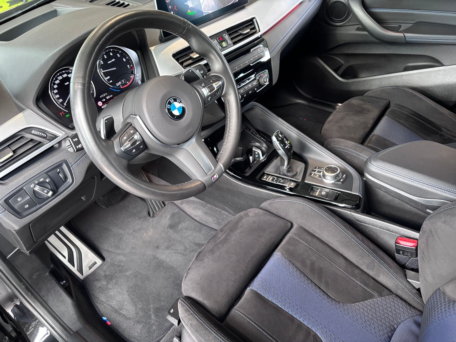 Fahrzeugabbildung BMW X2 xDrive M35 i HUD RFK LED