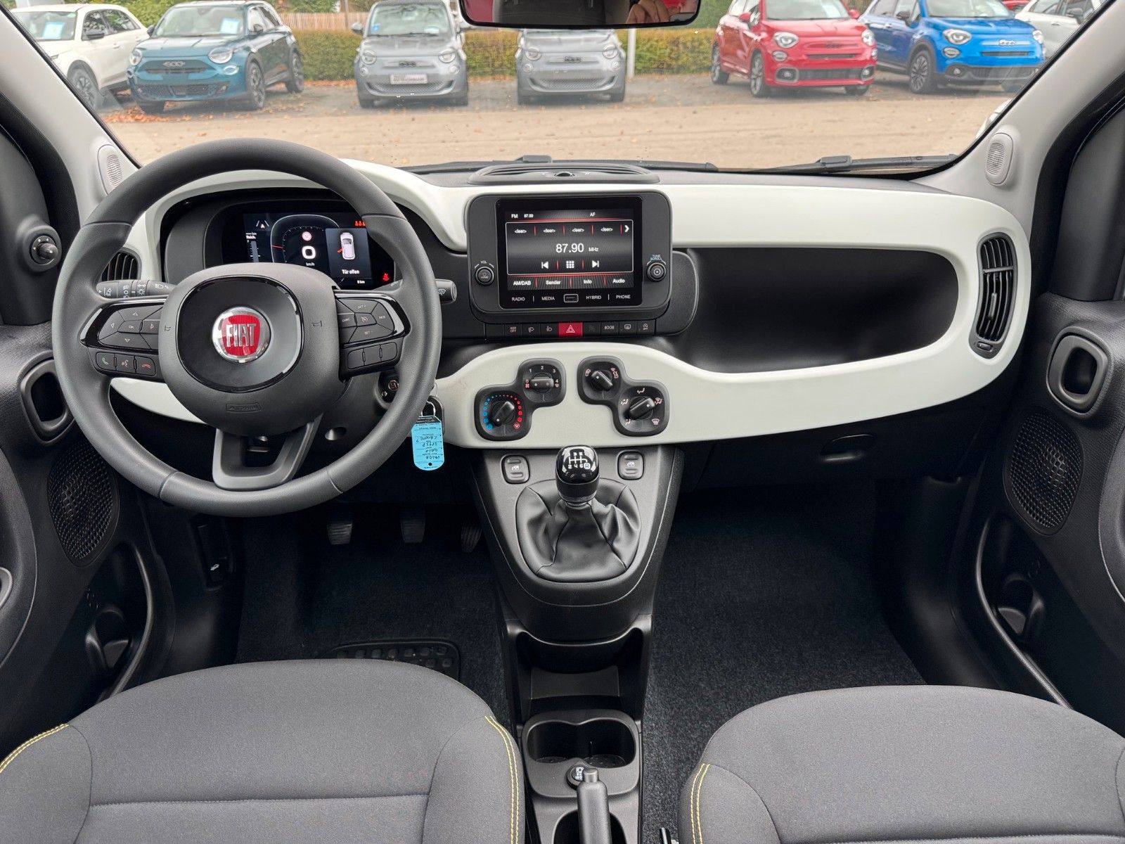 Fahrzeugabbildung Fiat Panda Pandina Cross Hybrid 1.0 GSE 70PS Grün