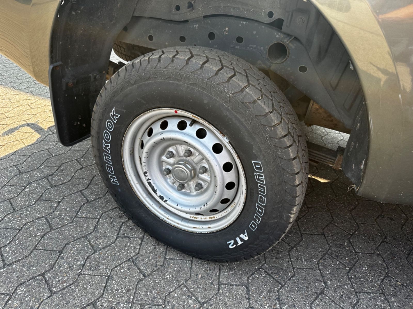 Fahrzeugabbildung Mitsubishi L 200  Doppelkabine 4WD KLIMA