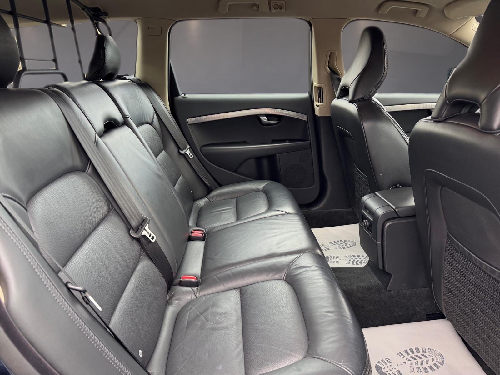 VOLVO XC70 2.4 D5 185CH MOMENTUM AWD