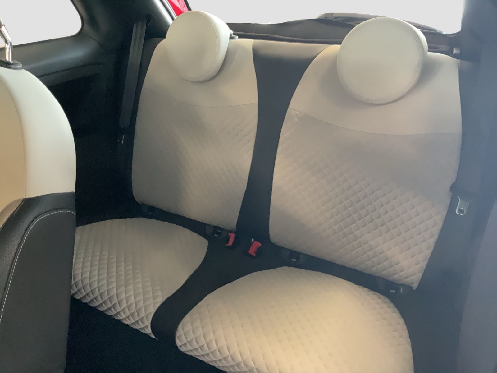 Fahrzeugabbildung Fiat 500 DolceVita