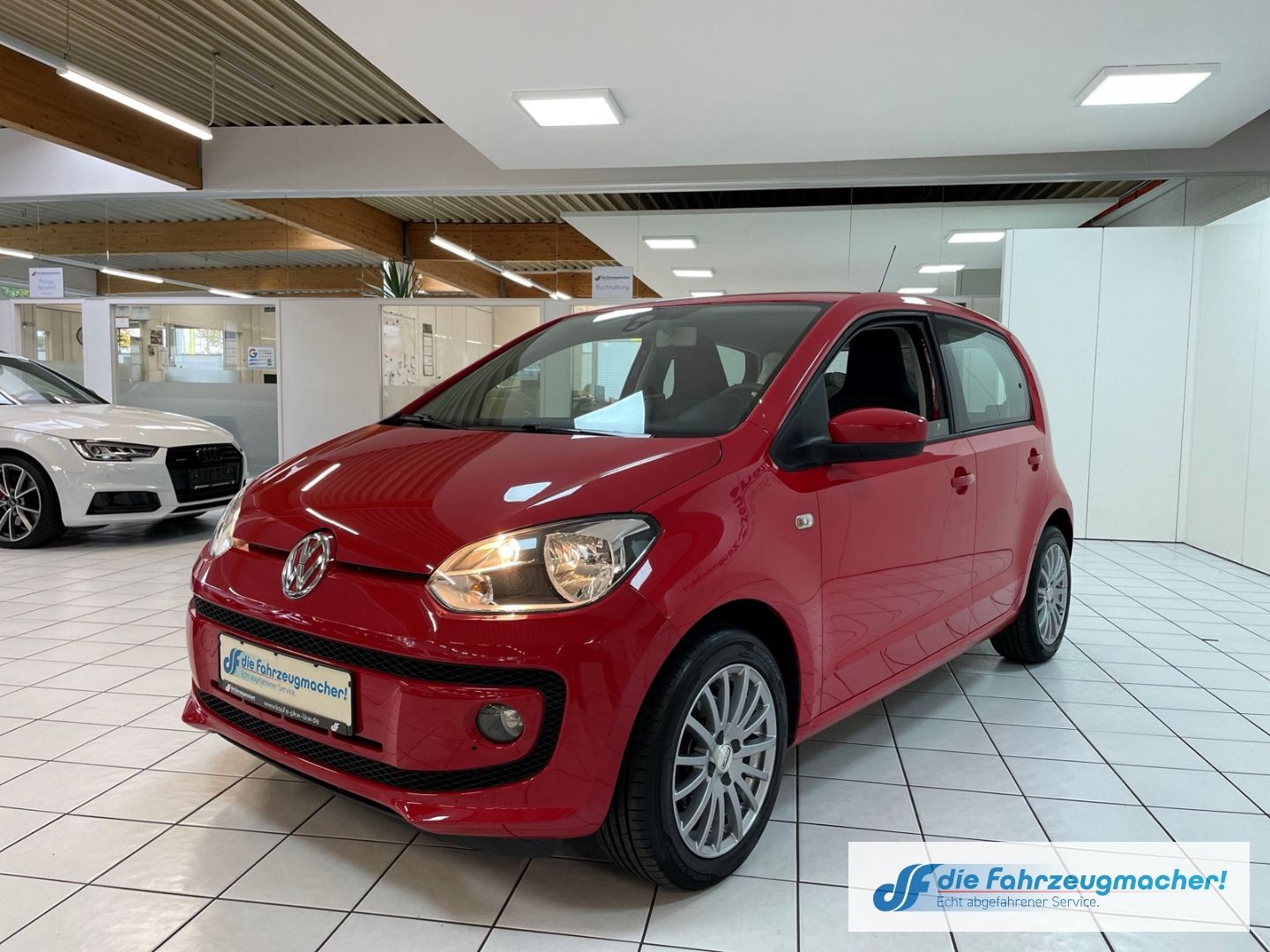 Fahrzeugabbildung Volkswagen up! move Navi Klimaautom SHZ Notbremsass. Temp P