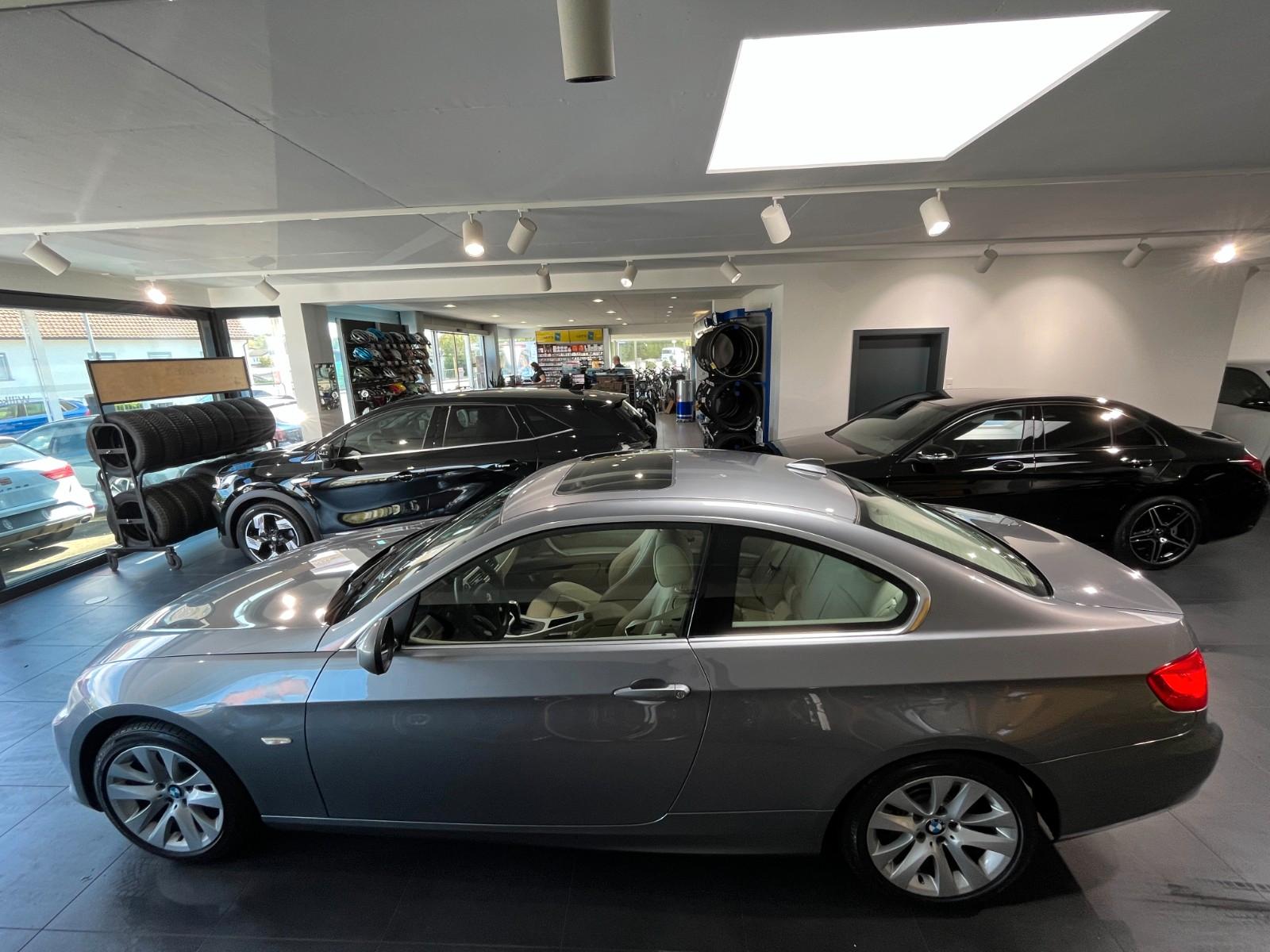 BMW 330 d E92 Coupé 245 ch • Boîte auto • Cuir beige • 1ère Main - GPS • Toit ouvrant • Bi-Xénon • 101 000 km