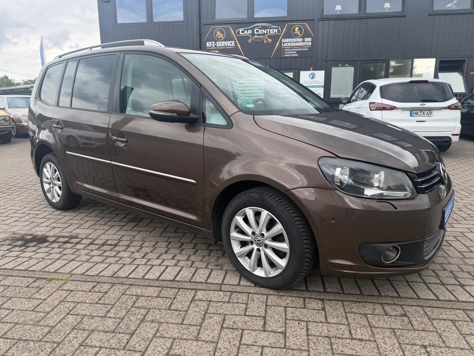 Volkswagen Touran Highline Panorma, SHZ, Luftfahrwerk