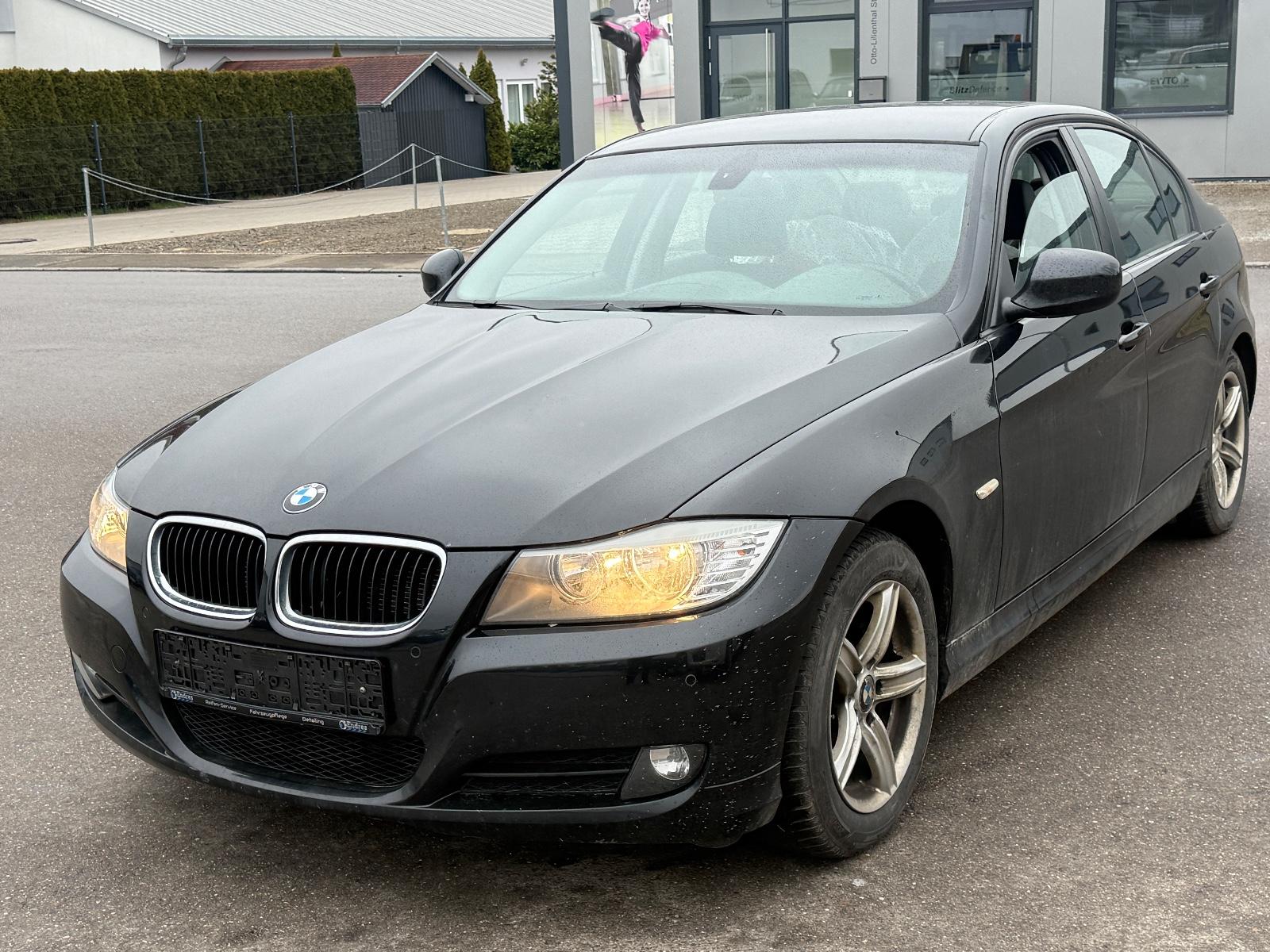 BMW 320 3 Limousine 320i LCI/AUTOMATIK/NAVI/LEDER/