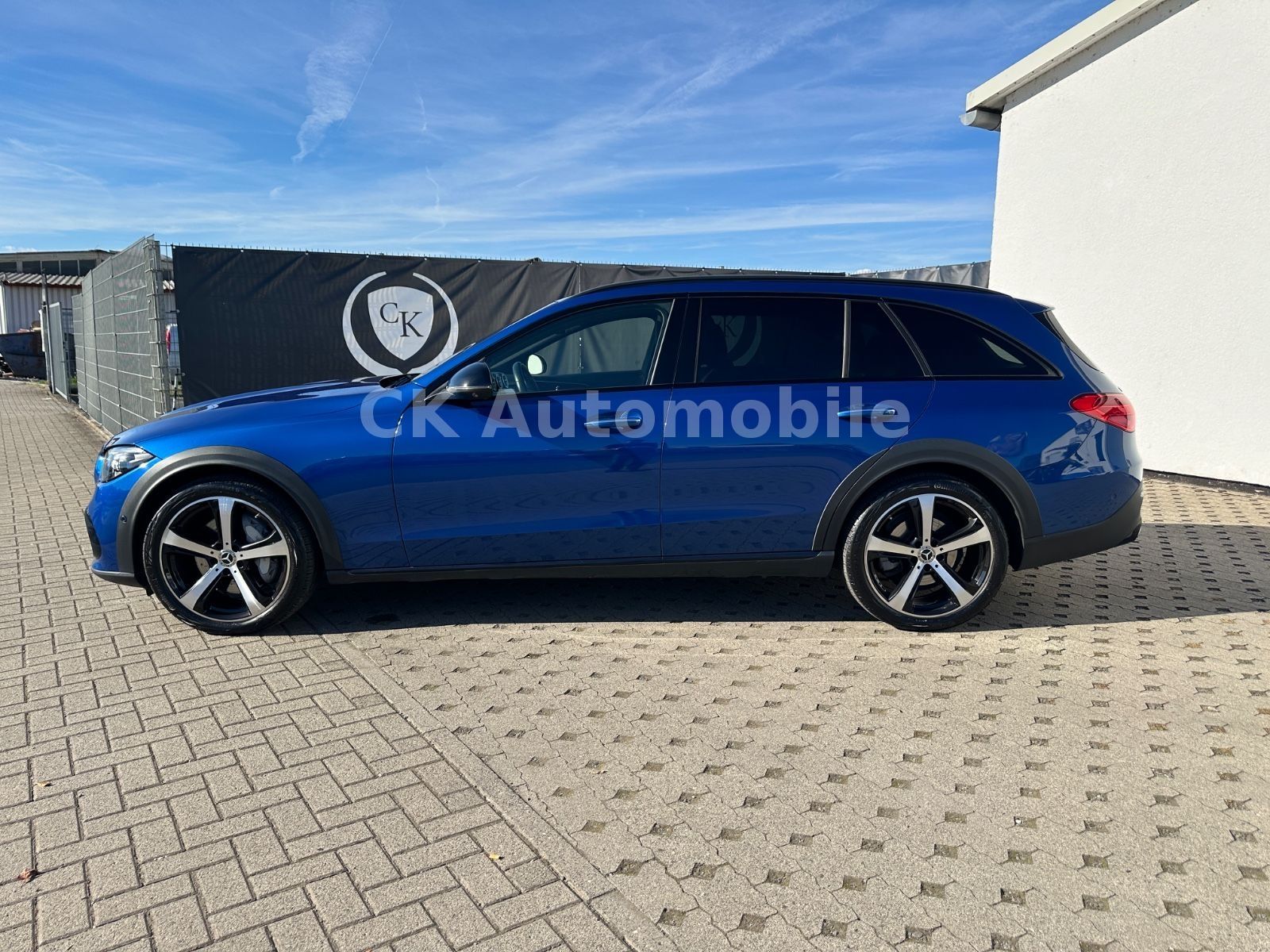 Fahrzeugabbildung Mercedes-Benz C 220d 4Matic All Terrain Avantgarde/Pano/360°K