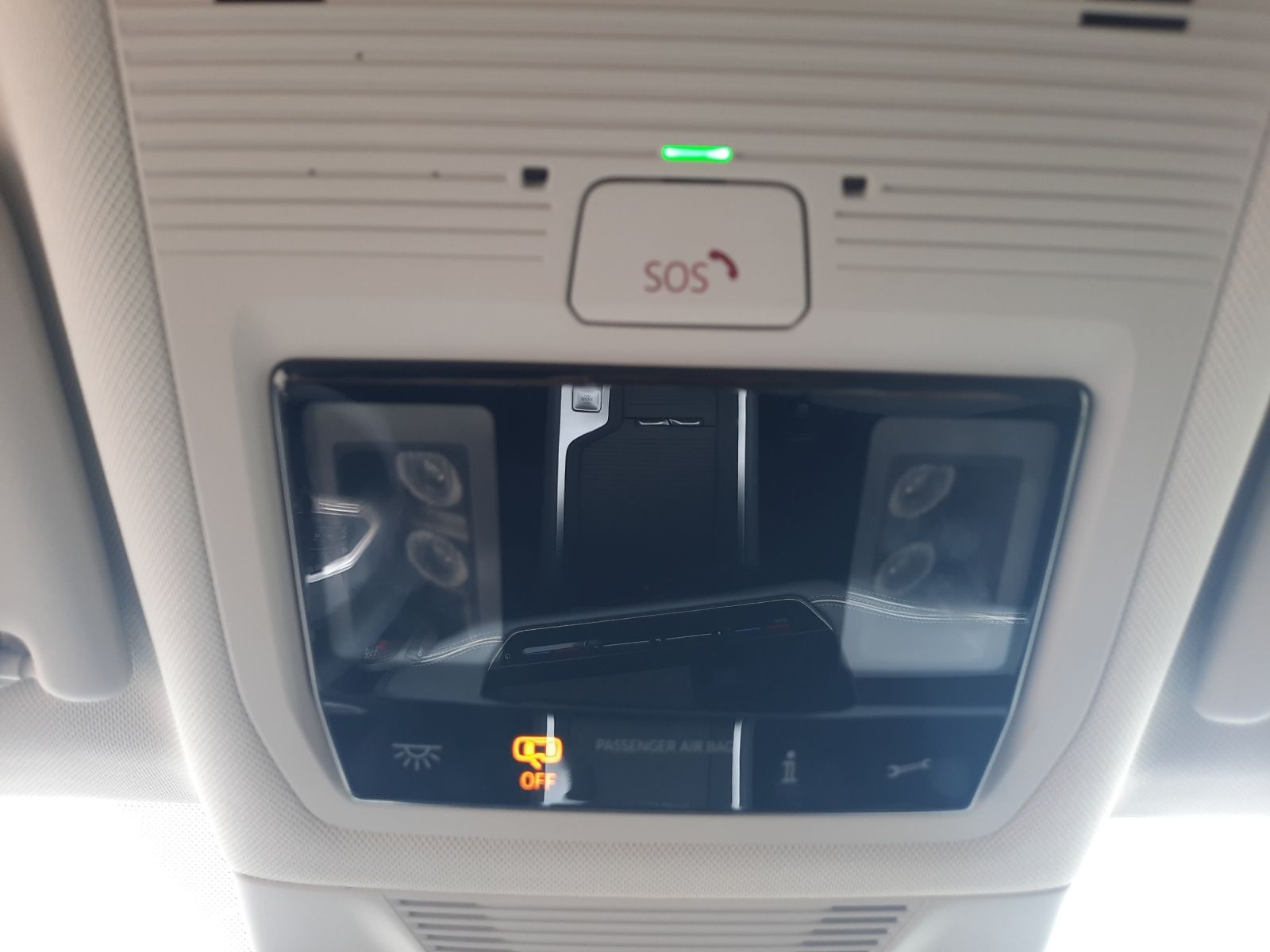 Fahrzeugabbildung Volkswagen Passat Variant eTSI Business DSG LED AHK Navi AI