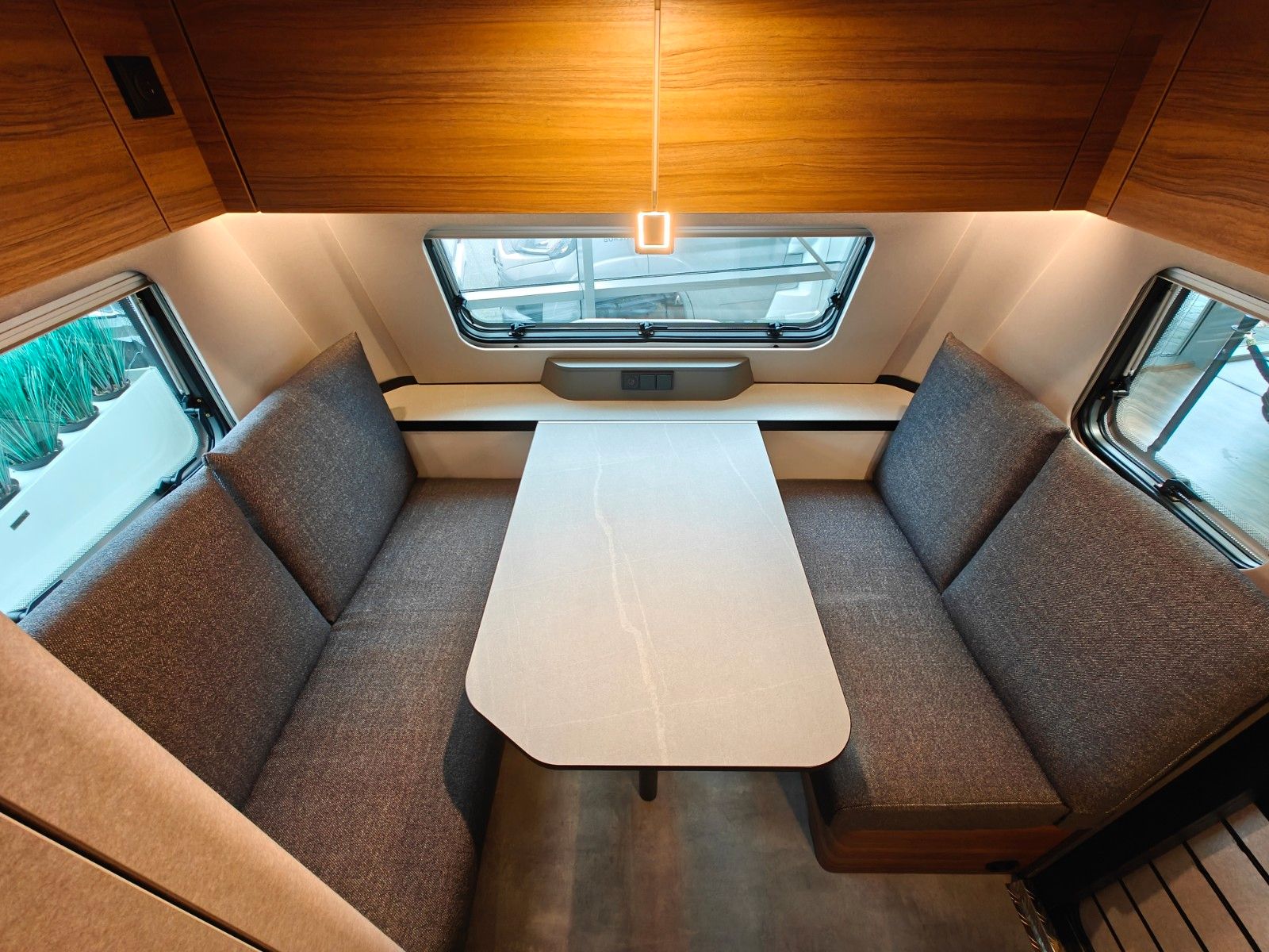 Fahrzeugabbildung HYMER / ERIBA / HYMERCAR Feeling 425 SD - MESSE-NEUHEIT 2026! -