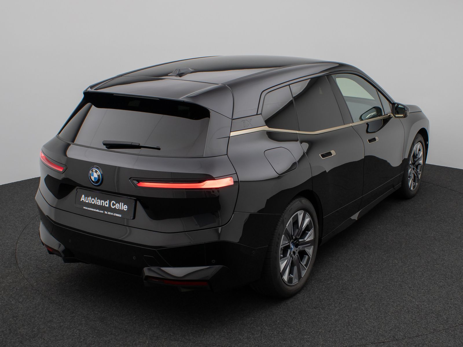 Fahrzeugabbildung BMW iX xD50 Sport 360°H/K DAB SoftCl AHK Komfort 21"