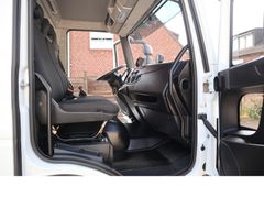 Fahrzeugabbildung Iveco 120EL Koffer Ladebordwand Wachkam Automatik