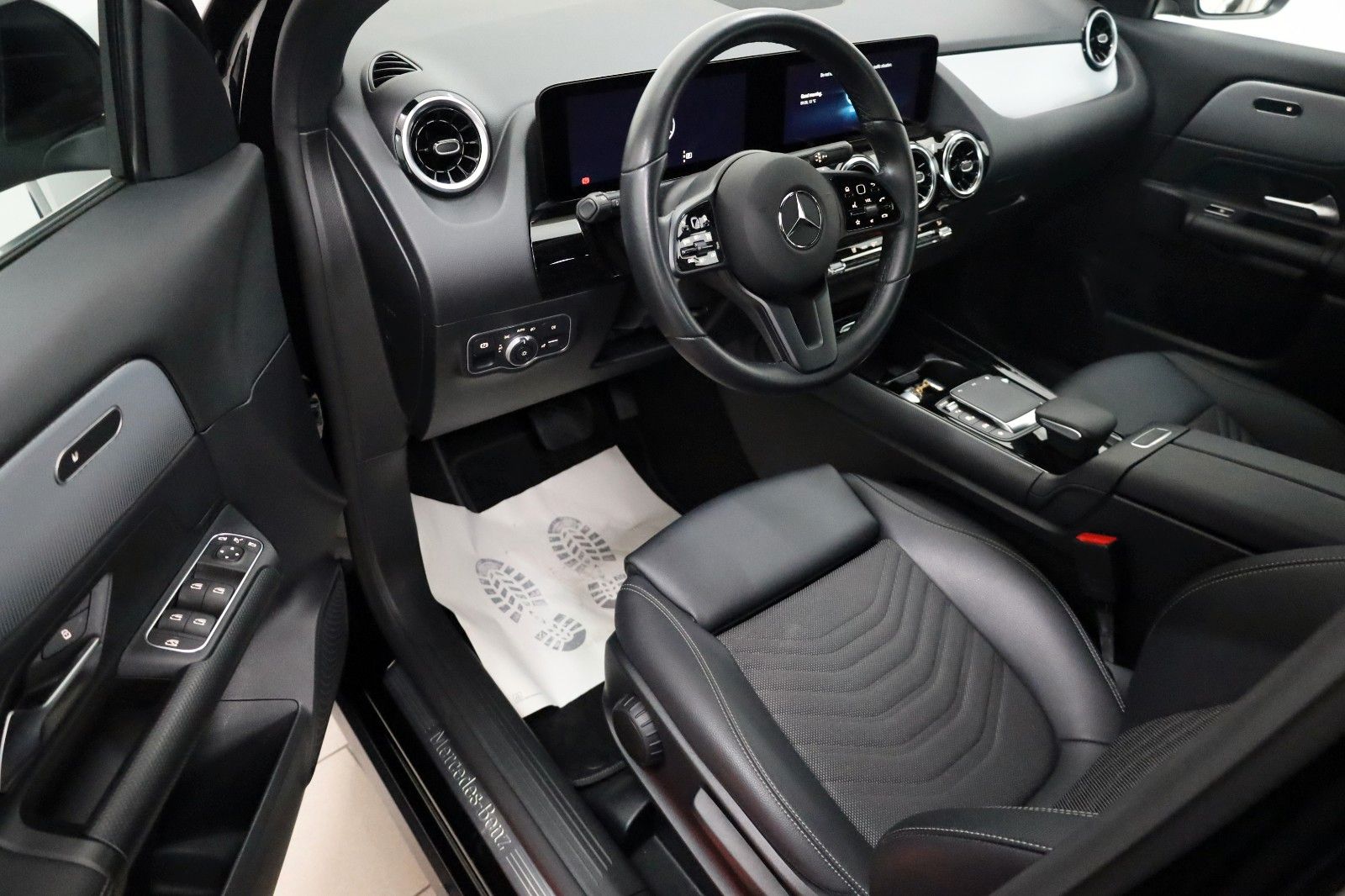 Fahrzeugabbildung Mercedes-Benz GLA 200 d, Style T.Leder,Navi,LED,SH,Kamera,DAB