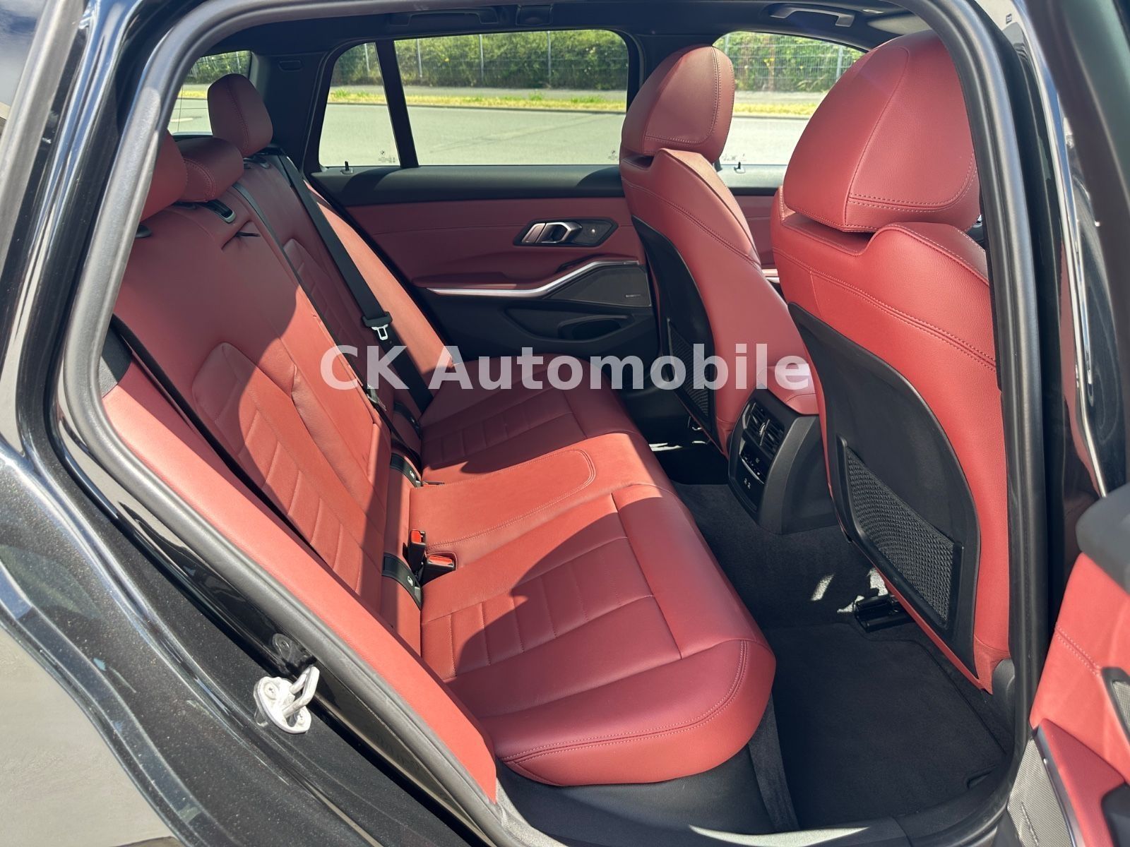 Fahrzeugabbildung BMW M340d xDrive Touring/Navi/Head-Up/Pano/360°/LED