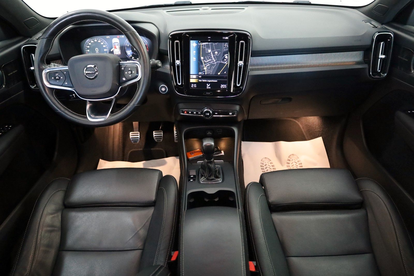 Fahrzeugabbildung Volvo XC40 R Design,Leder,Navi,LED,Kamera,Harman-K,AHK