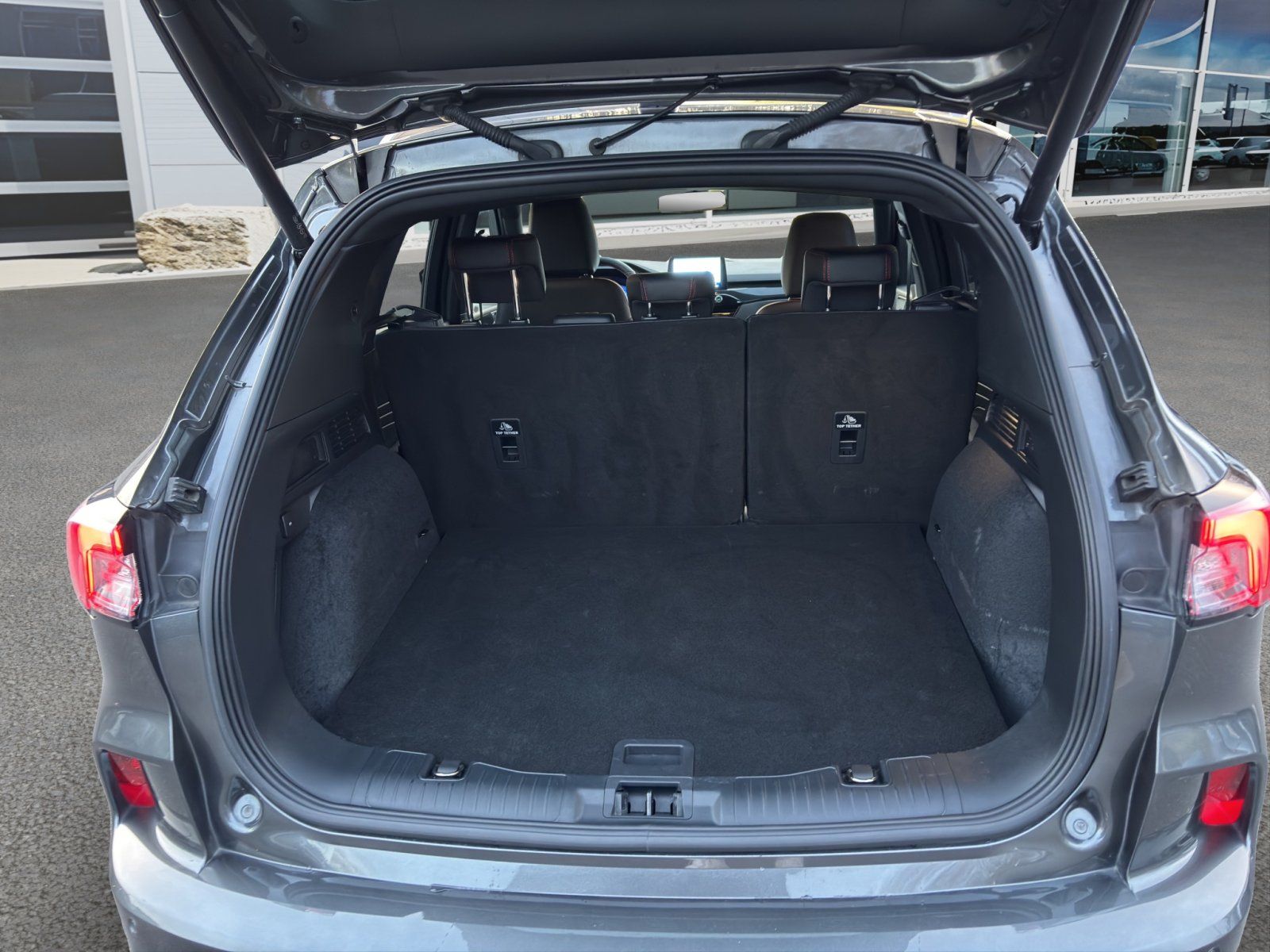 Fahrzeugabbildung Ford Kuga Hybrid ST-Line X #Winterpaket