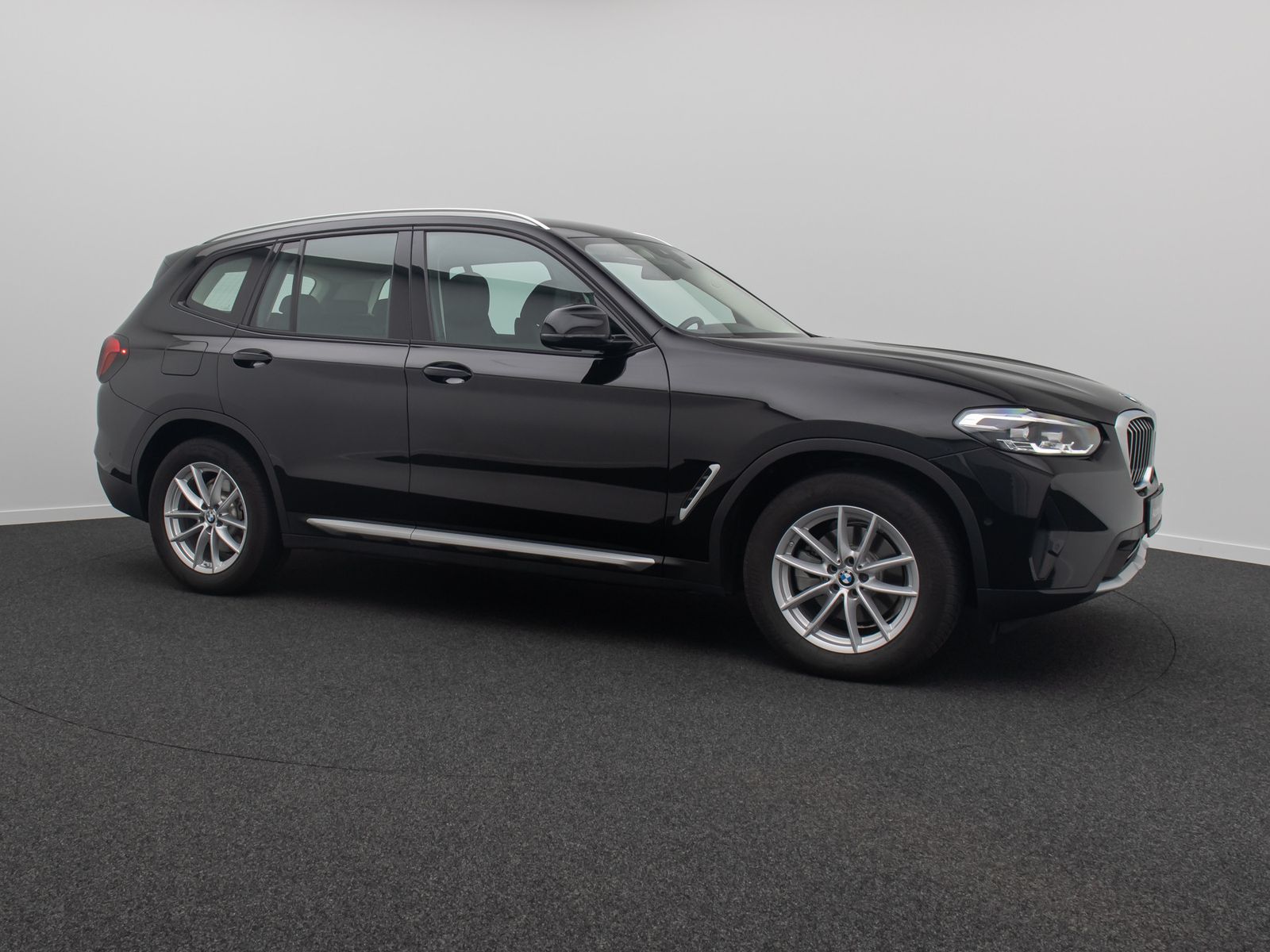 Fahrzeugabbildung BMW X3 xD20d AHK Kamera DAB Leder Sportsitz 18Zoll