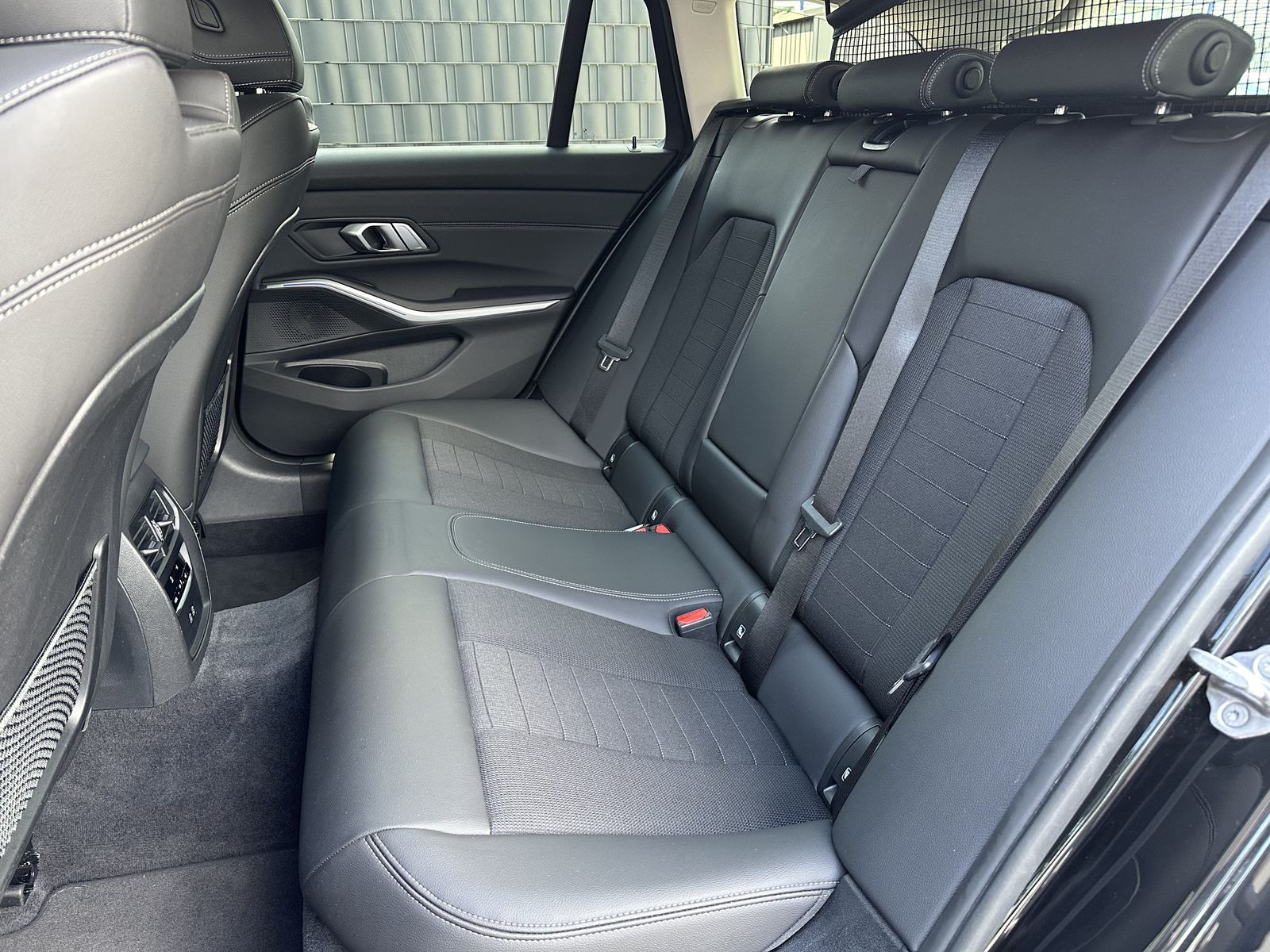 Fahrzeugabbildung BMW 320d Touring Sport-Line NAV+LASER+ACC+KAMERA+1HD