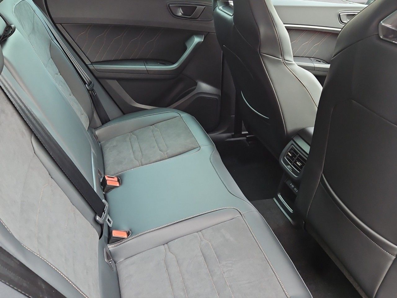 Fahrzeugabbildung CUPRA Ateca Basis 4Drive,AHK,Navi,el.Heckklappe,Totwin