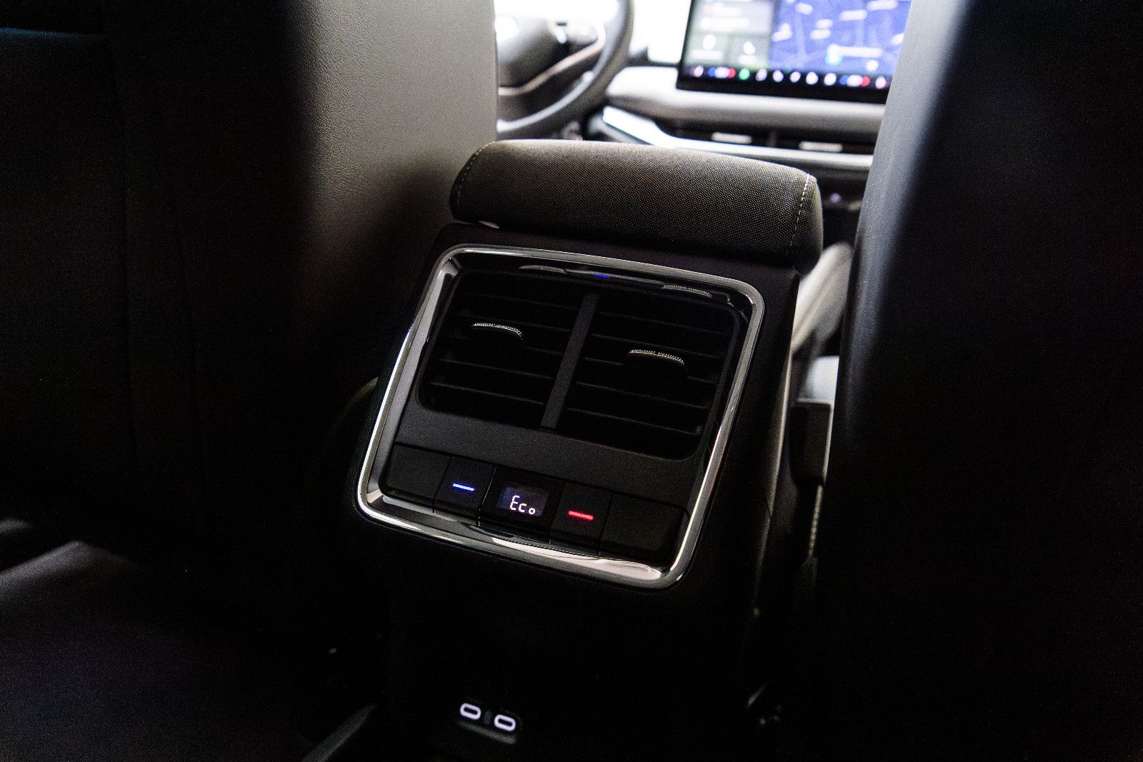 Fahrzeugabbildung SKODA Enyaq 85 x Loft AHK/4x4/RFK/LED