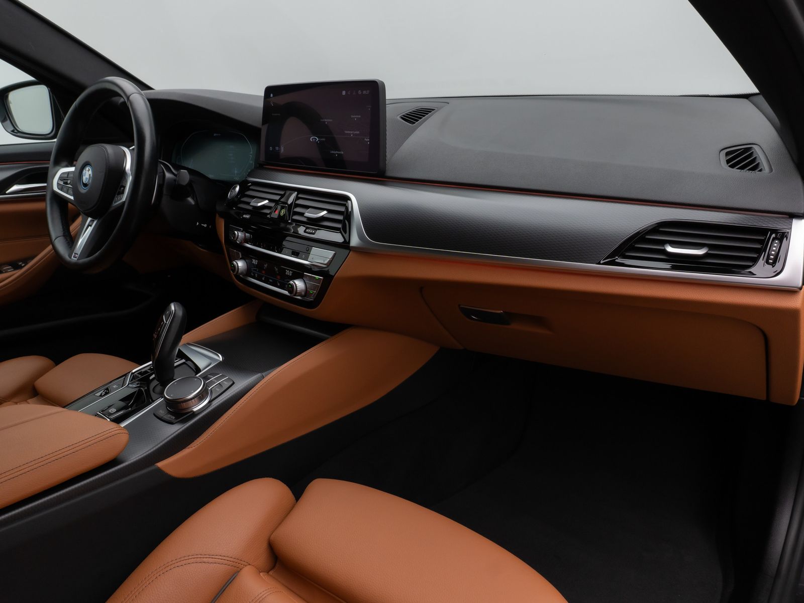 Fahrzeugabbildung BMW 530e M Sport Kamera Laser HUD DAB HiFi Komfort