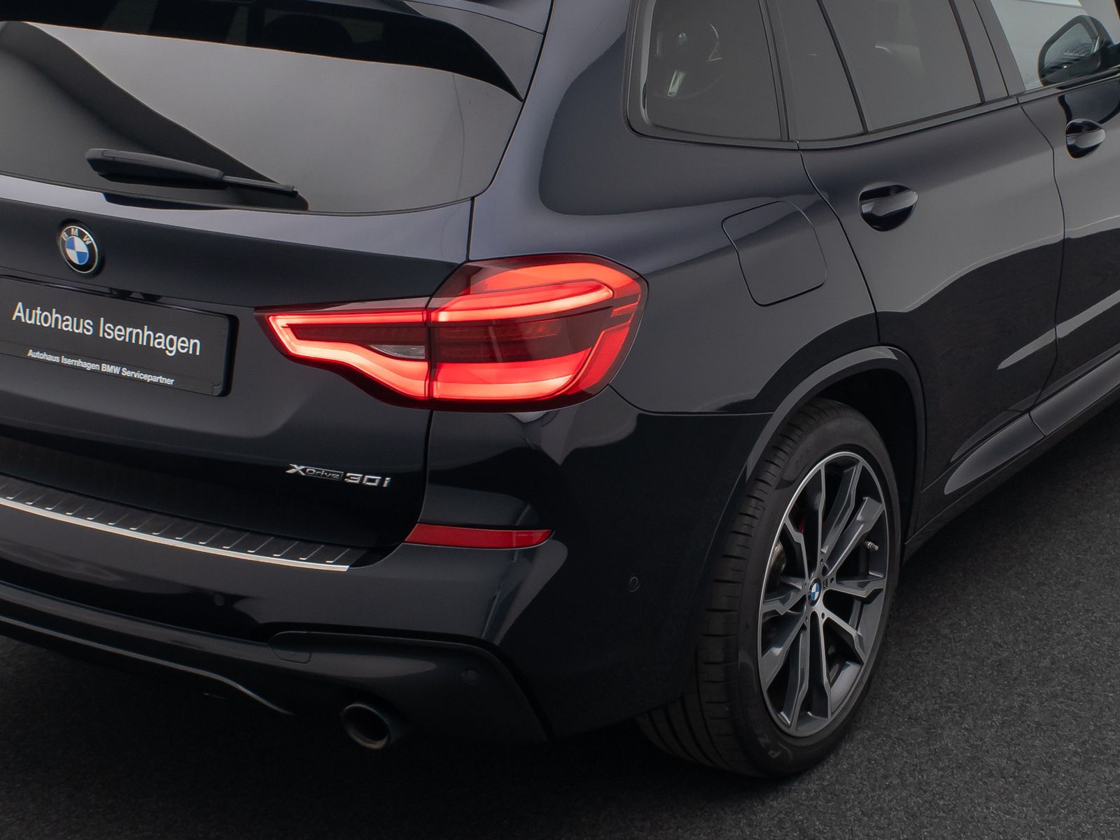 Fahrzeugabbildung BMW X3 xD30i M Sport DAB AHK Kamera Alarm HUD 20Zoll